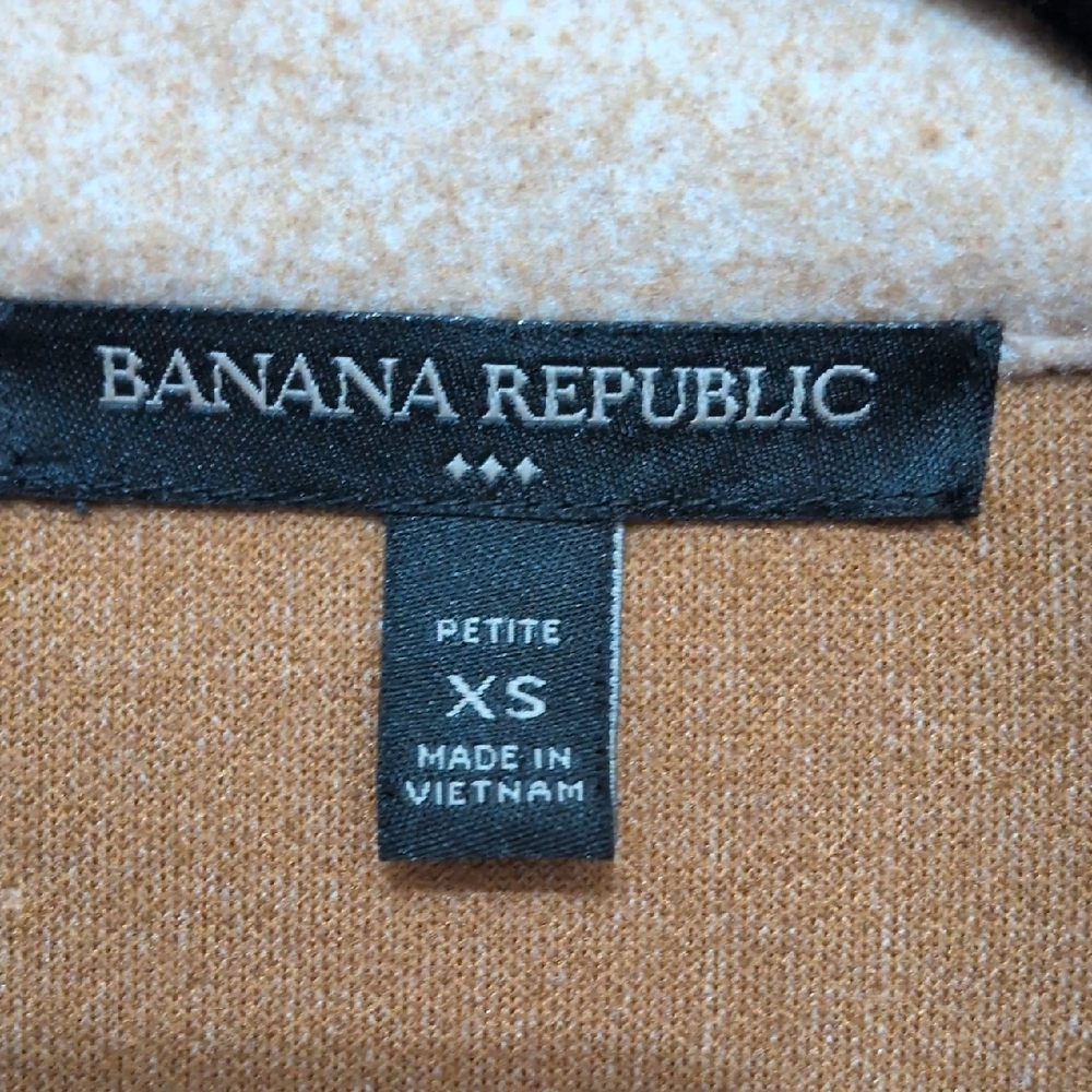 Banana Republic Tan Trench Coat - Picture 2 of 10